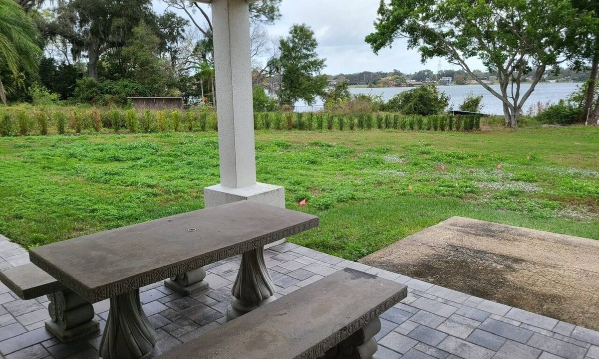 Orlando House | 2-bedroom bungalow with WiFi, AC in welcoming Central/Universal Orlando area.