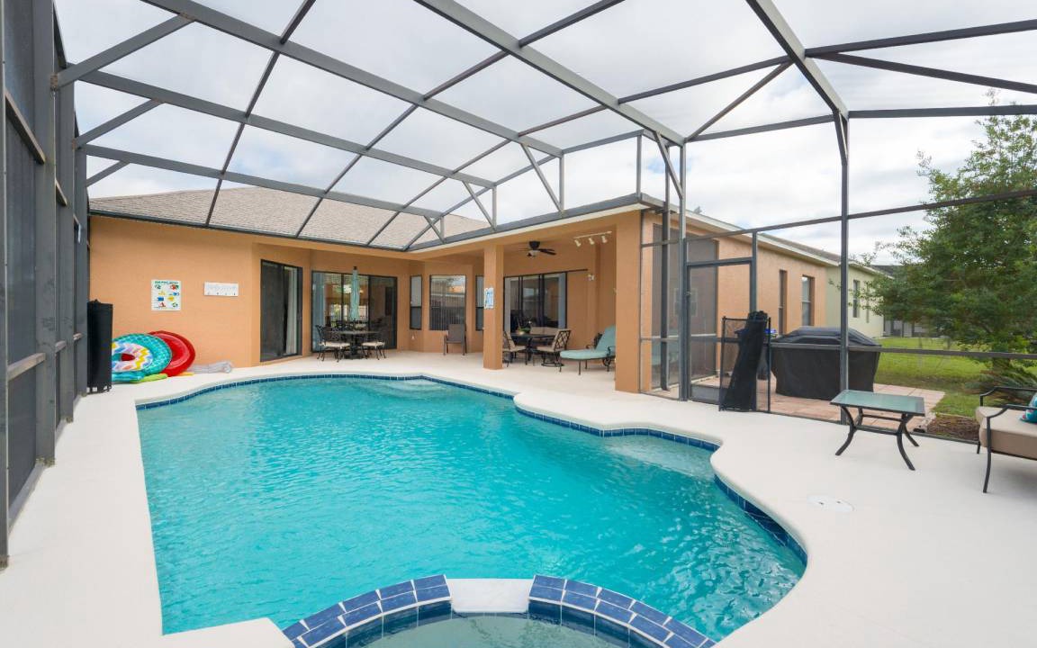 Legacy Park House | 240 m² House ∙ 4 bedrooms ∙ 8 guests