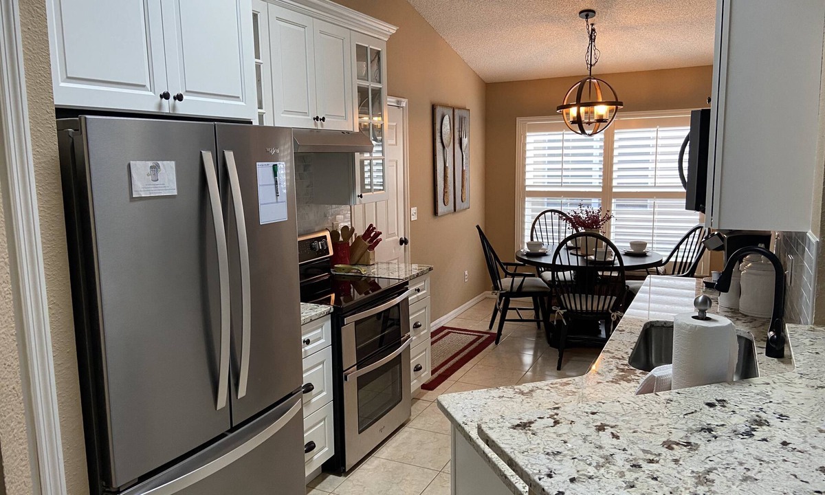 West Kissimmee House | 3 bedroom pool home minutes from Dsiney