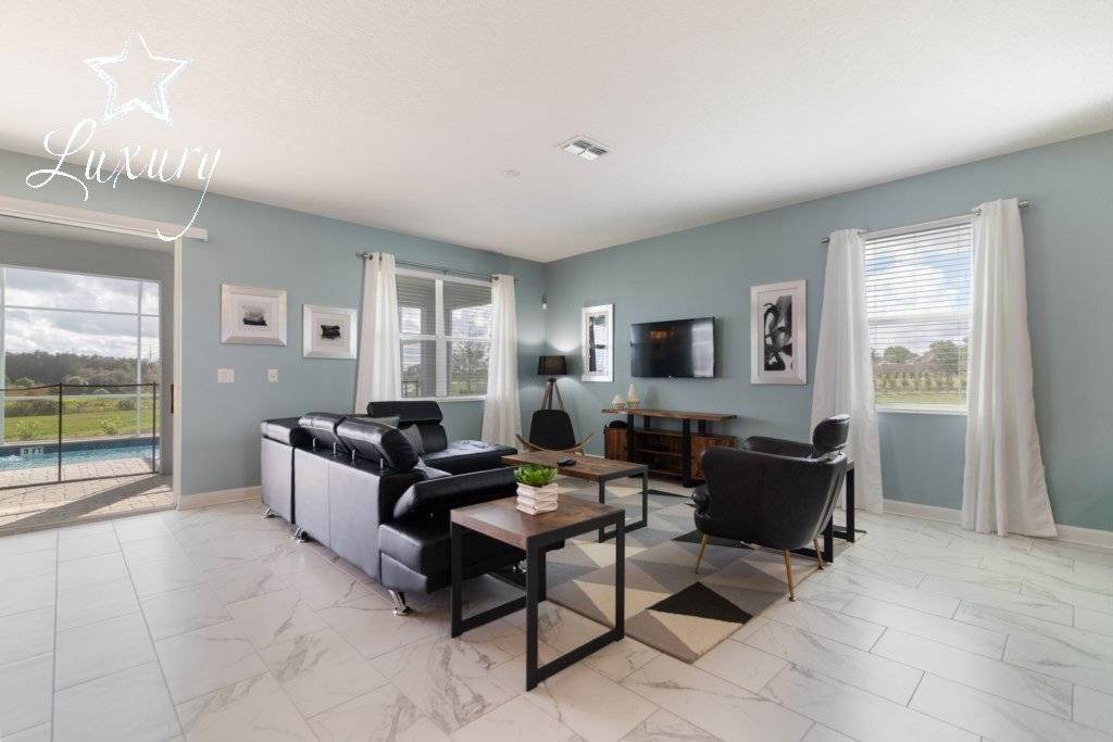Historic Downtown Kissimmee House | 363 m² House ∙ 8 bedrooms ∙ 16 guests