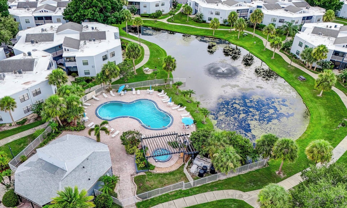 Ventura Condo | 3648 Orlando Vacational Apartment 2nd floor, Lake view