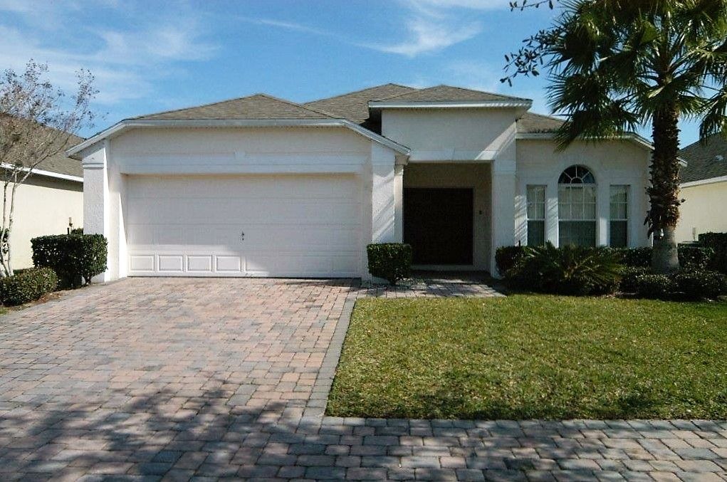 Cumbrian Lakes House | 4/3 Disney Area Vacation Rental with OUTDOOR HOT TUB, GAMES ROOM & FREE WIFI!