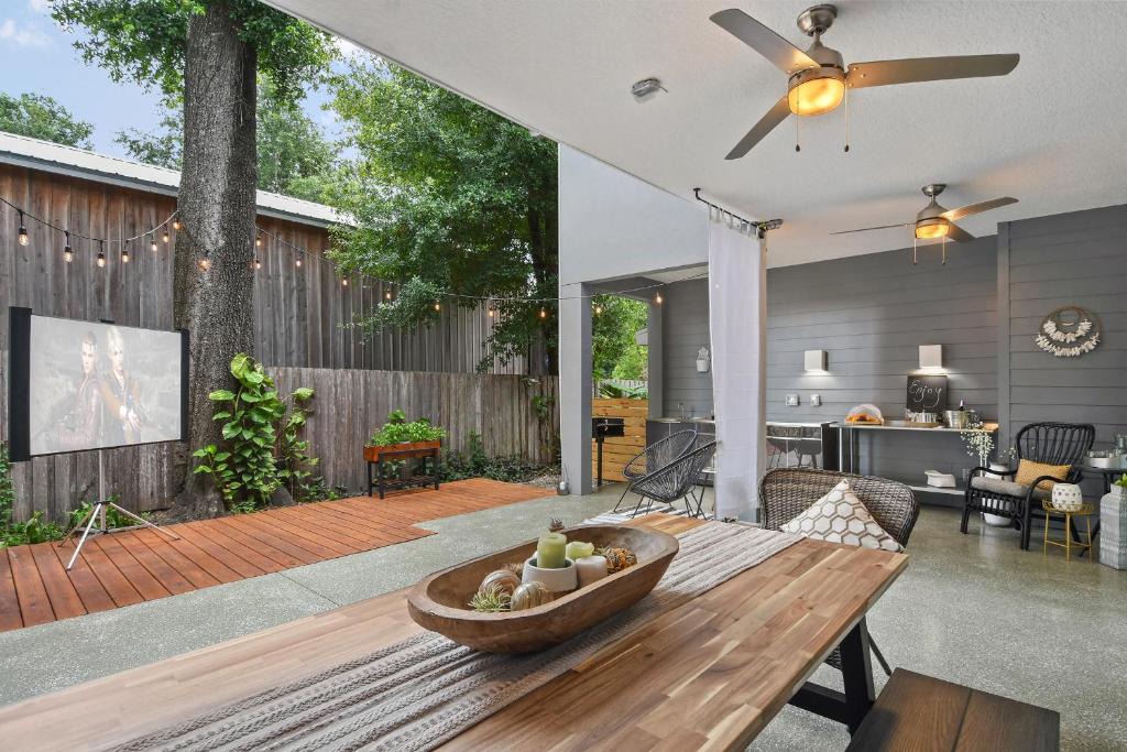 Orlando Villa | 5Bd 4Bath villa, amazing outdoor space, pet friendly