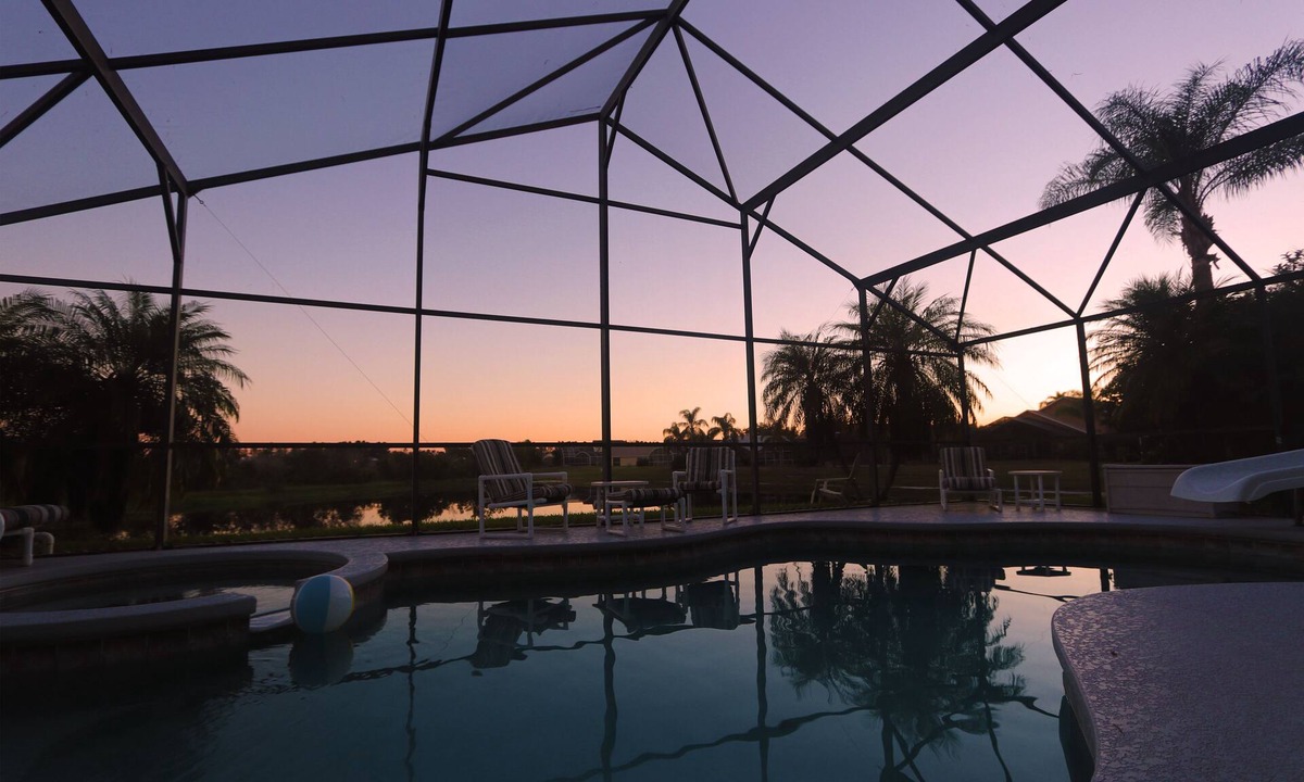 West Kissimmee House | 6 BR Waterslide Home 4.5 Miles to Disney World!