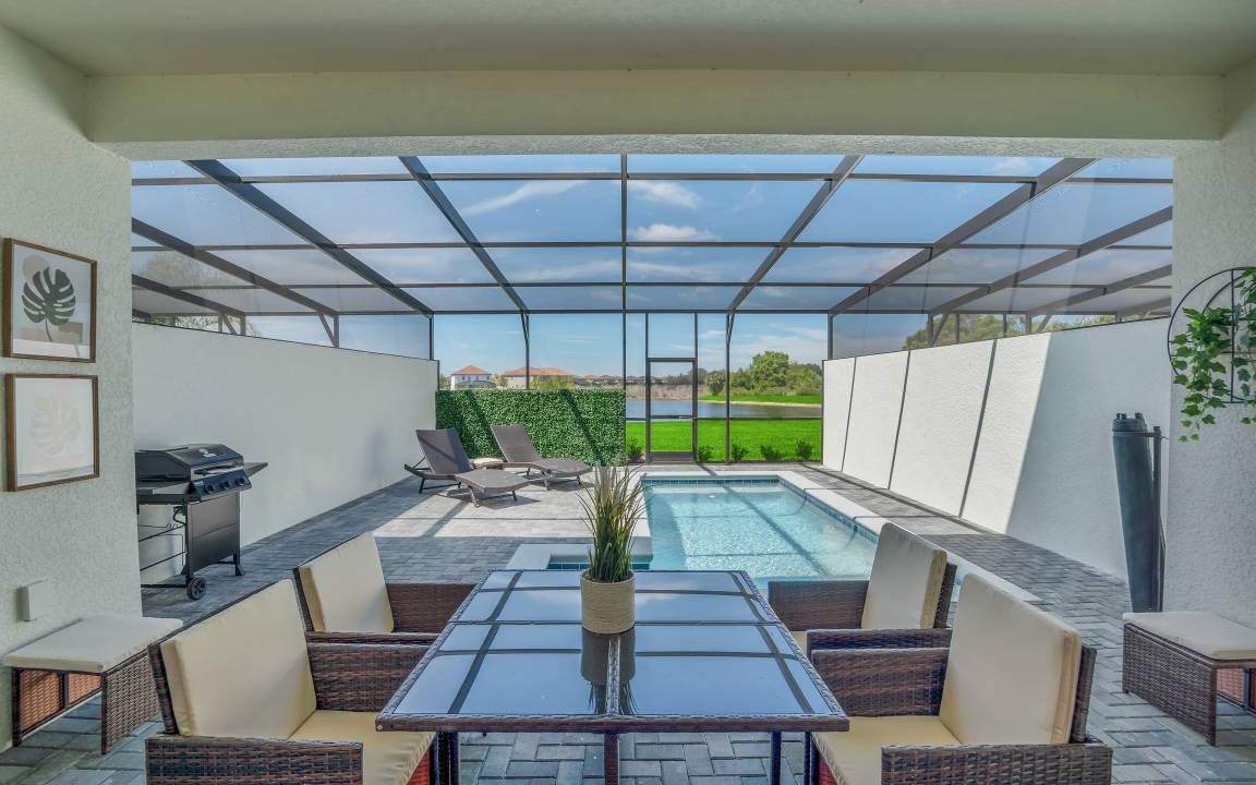 Loughman Villa | 7561 Oak Spring Lane