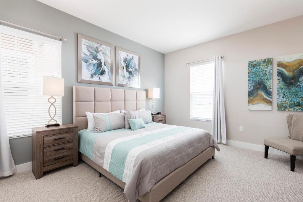 West Kissimmee Villa | Beautiful Family Villa Patio area with BBQ 5min Disney
