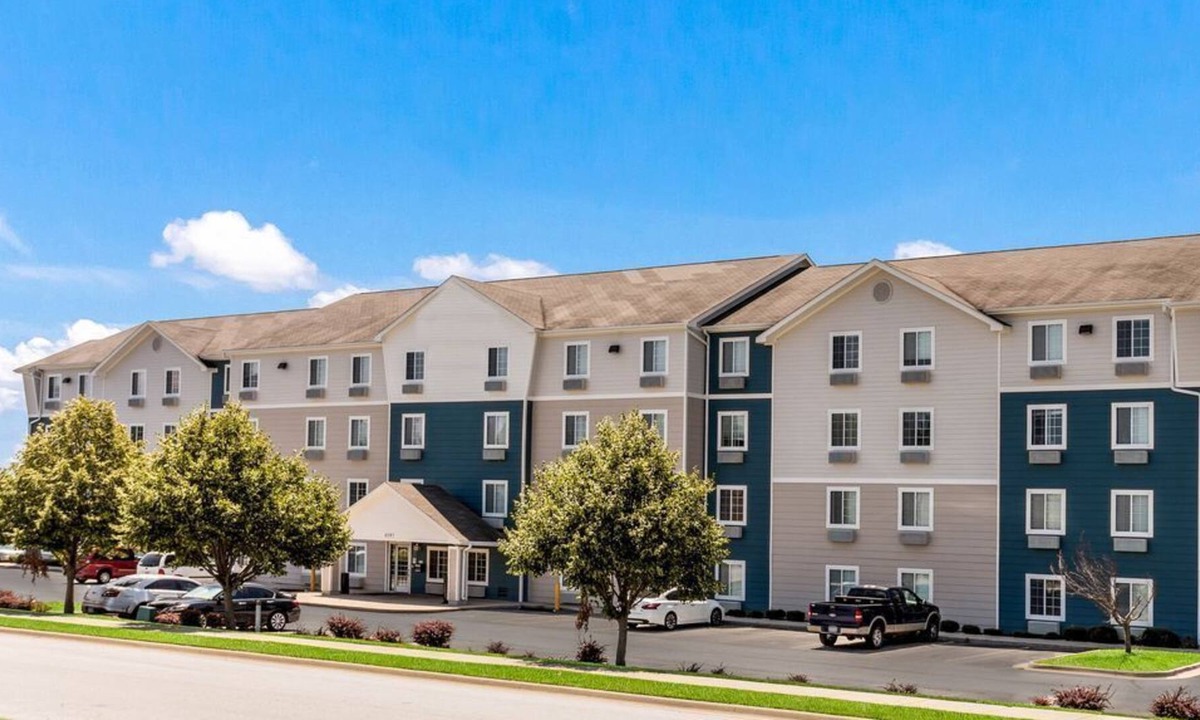Azalea Park Apartment | Beautiful Studio apartment (420692) by Houzlet