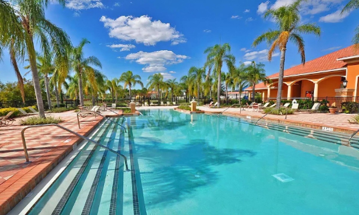 Bellavida House | BellaVida Resort townhome - private plunge pool, minutes to Disney, dog-friendly