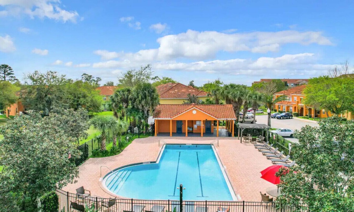Crestwynd Bay House | Cozy 3BR Townhouse Next Disney
