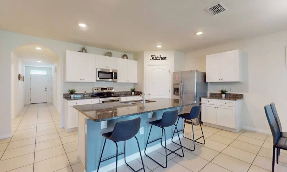 Meadow Woods House | Experience Orlando charm, just a quick ride to Florida Mall