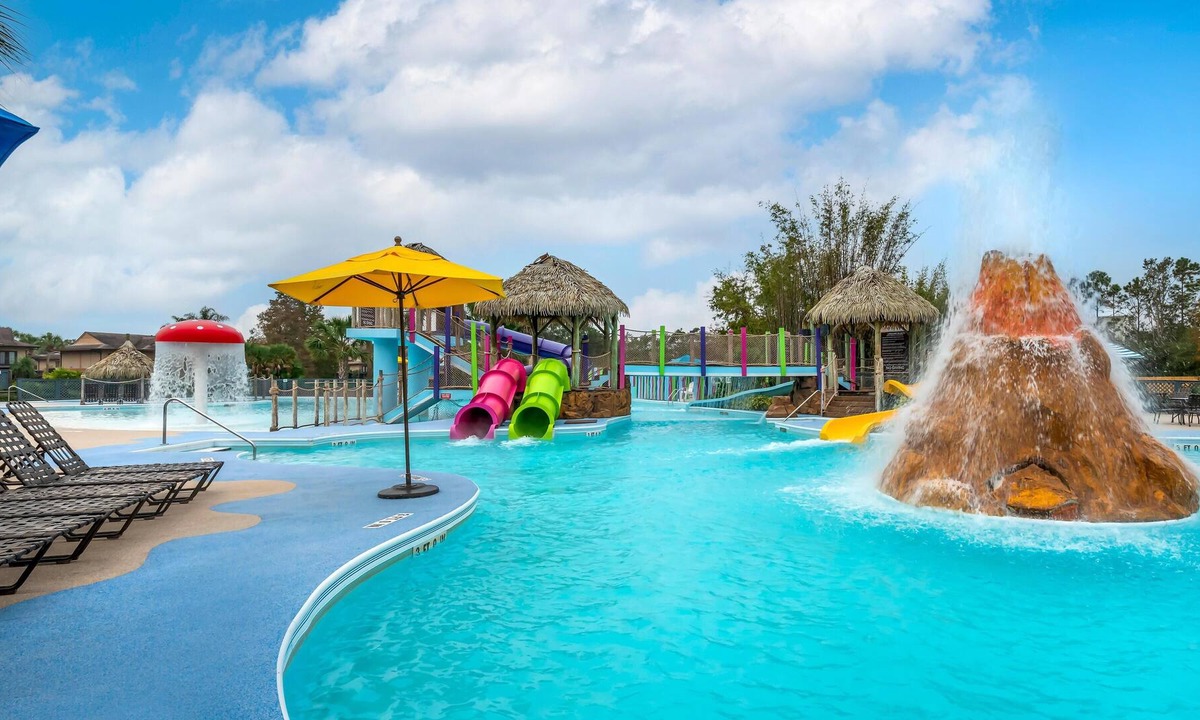 West Kissimmee Condo | Family-Friendly 1BR Minutes from Theme Parks w/ Resort Waterpark & Mini Golf