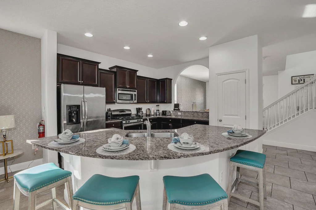 Loughman House | Family Resort - 5BR Resort Home - Private Pool, Hot Tub And BBQ!