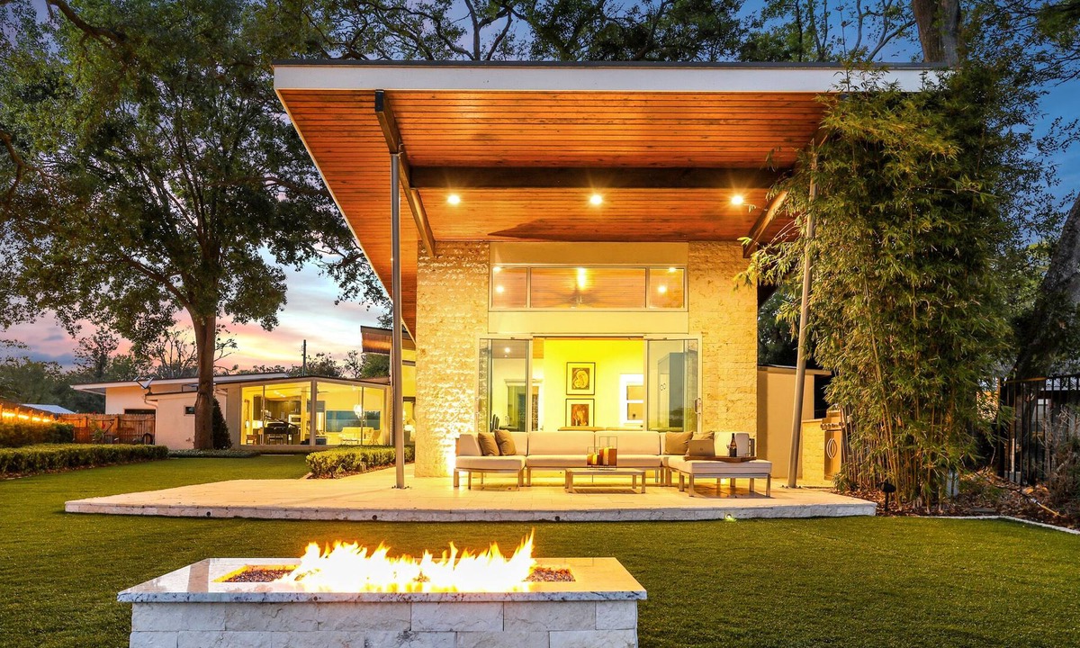 Audubon Park House | Hip RetroModern Lakefront Cabana with EV Charging Station