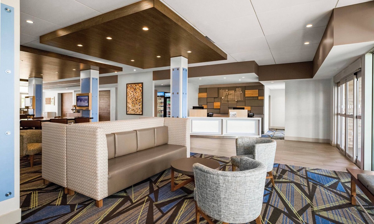 Sanford Hotel | Holiday Inn Express & Suites Sanford- Lake Mary by IHG