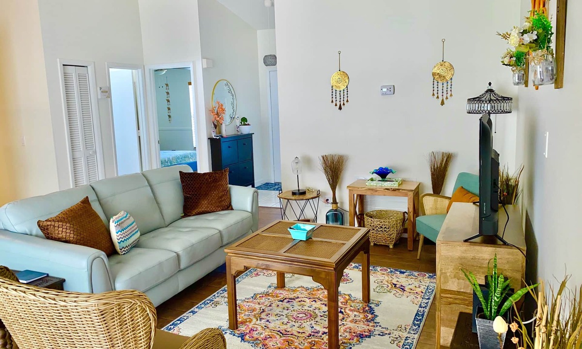 Kissimmee House | Home near Theme Parks, Airports, Lakes, Shops, Etc.