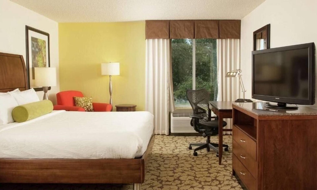 Airport North Apartment | King Room Near Airport Lakes Park ORL