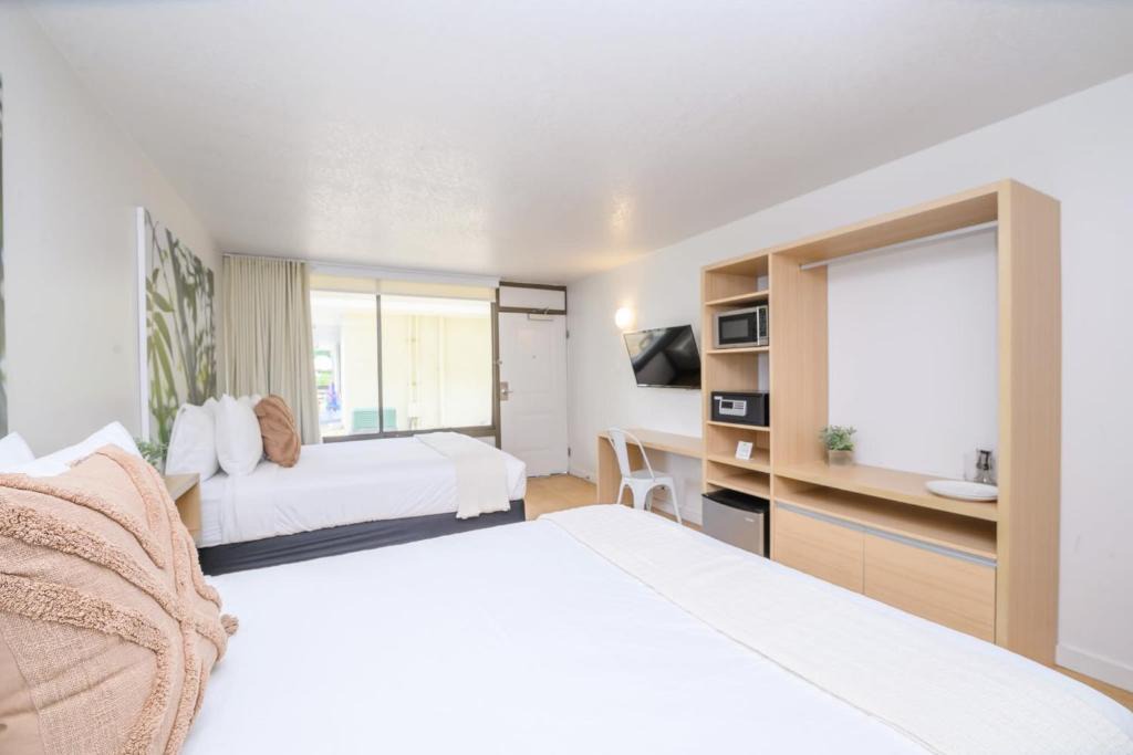 Kissimmee House | Luxury 2 Queen Suite - Pool - Minutes From Disney