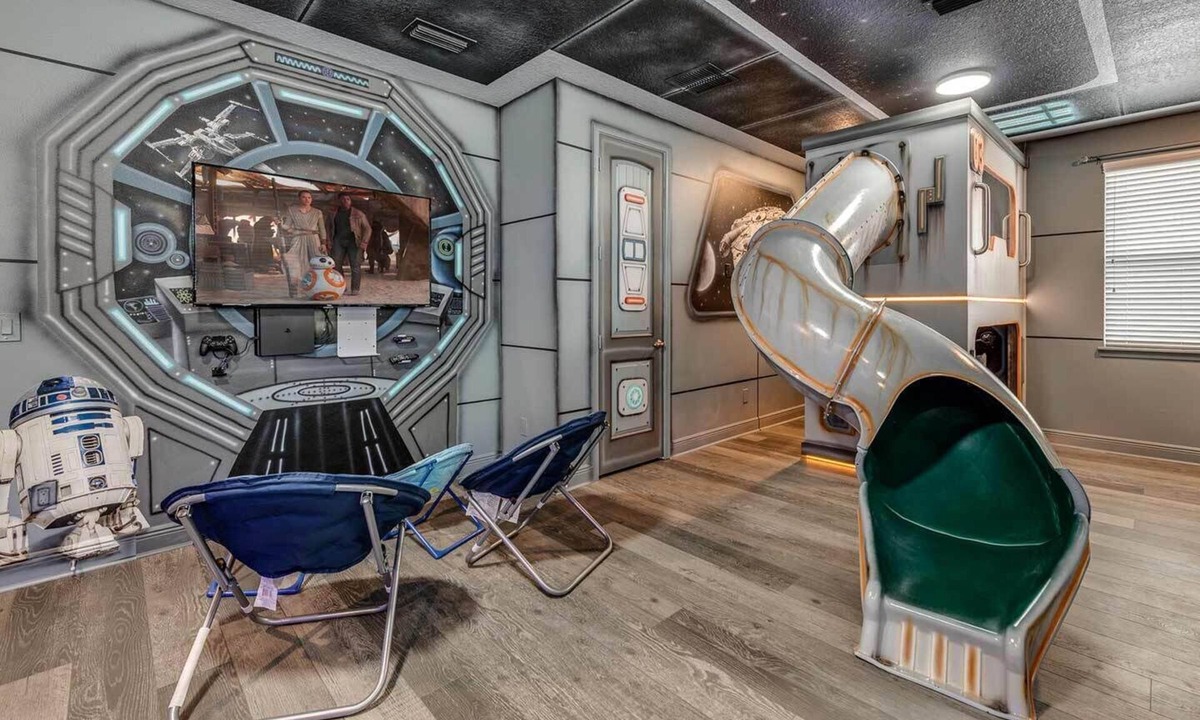 Bay Lake House | Marvelous Villa with Galactic Themed Bedroom at Encore