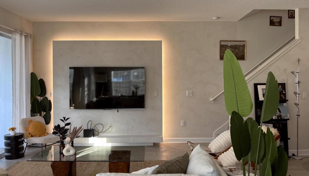 Kissimmee House | Mid Century Modern Style Vacation Home