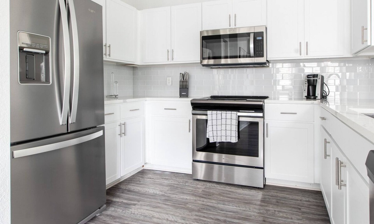 Baldwin Park Apartment | Modern Apartment in Prime Location (ID6183X04)