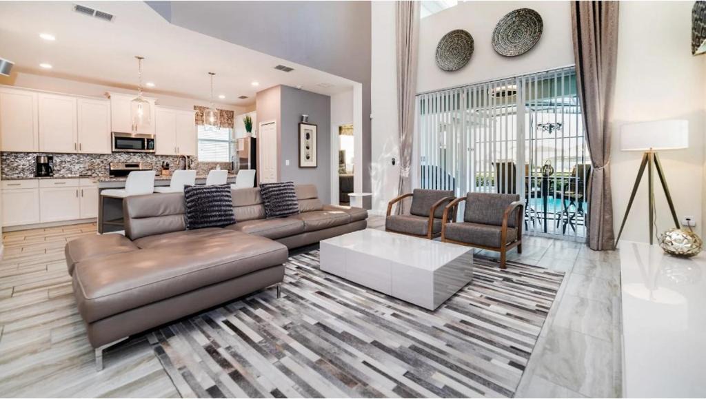 Kissimmee House | Much Fun on Share Khan Pool House