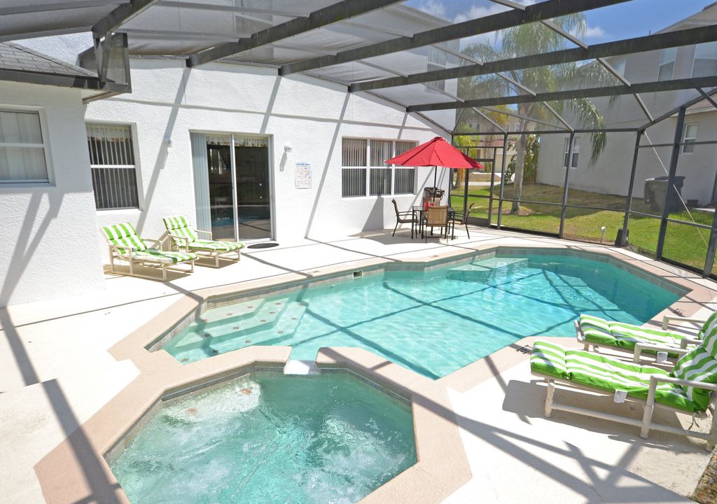 Windwood Bay Villa | NEW LISTING - Luxurious villa with games room, private pool and spa near Champions Gate