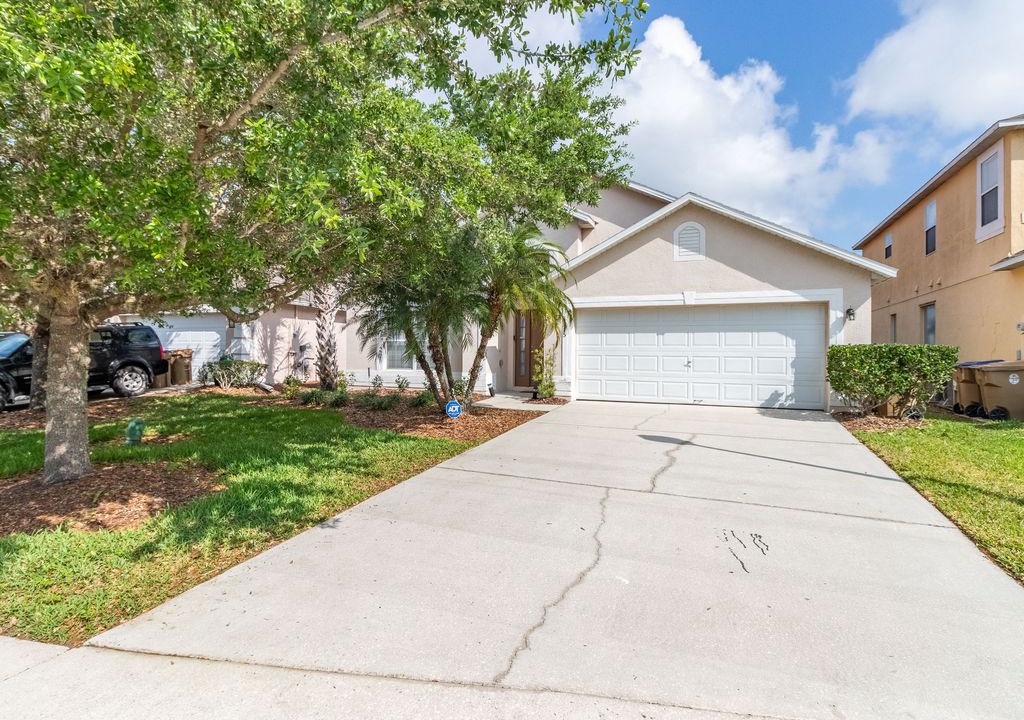 Seasons House | NEW LISTING! Spacious 4 BR Pool Home