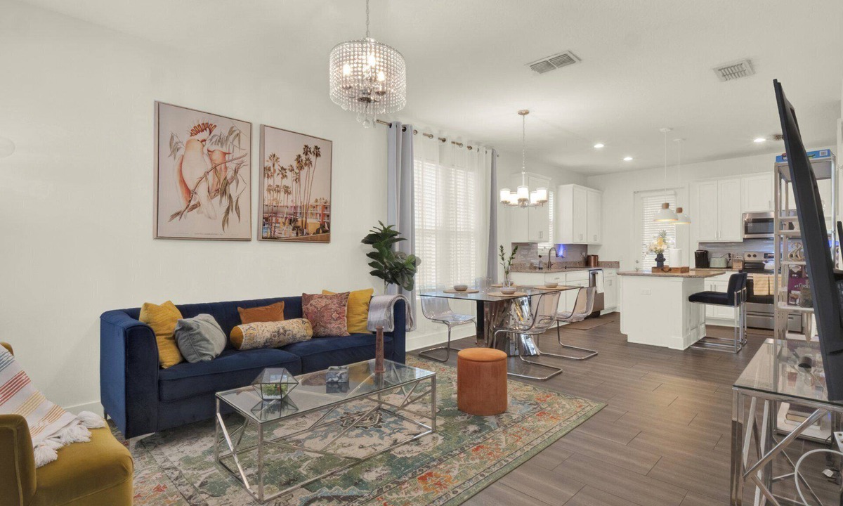 Holden-Paramore House | New! Modern Home - 4 Beds 2.5 Baths - 5 minutes from Downtown