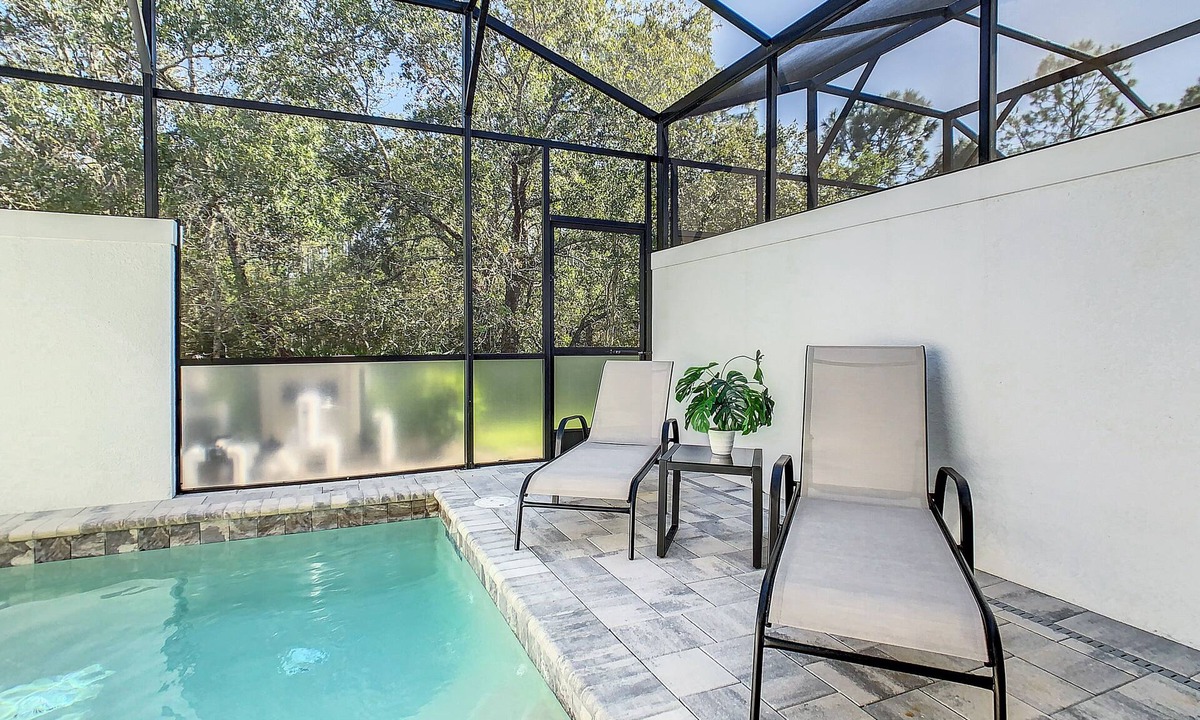 Clear Creek House | NEW Pool Villa Near Disney - 8 guests