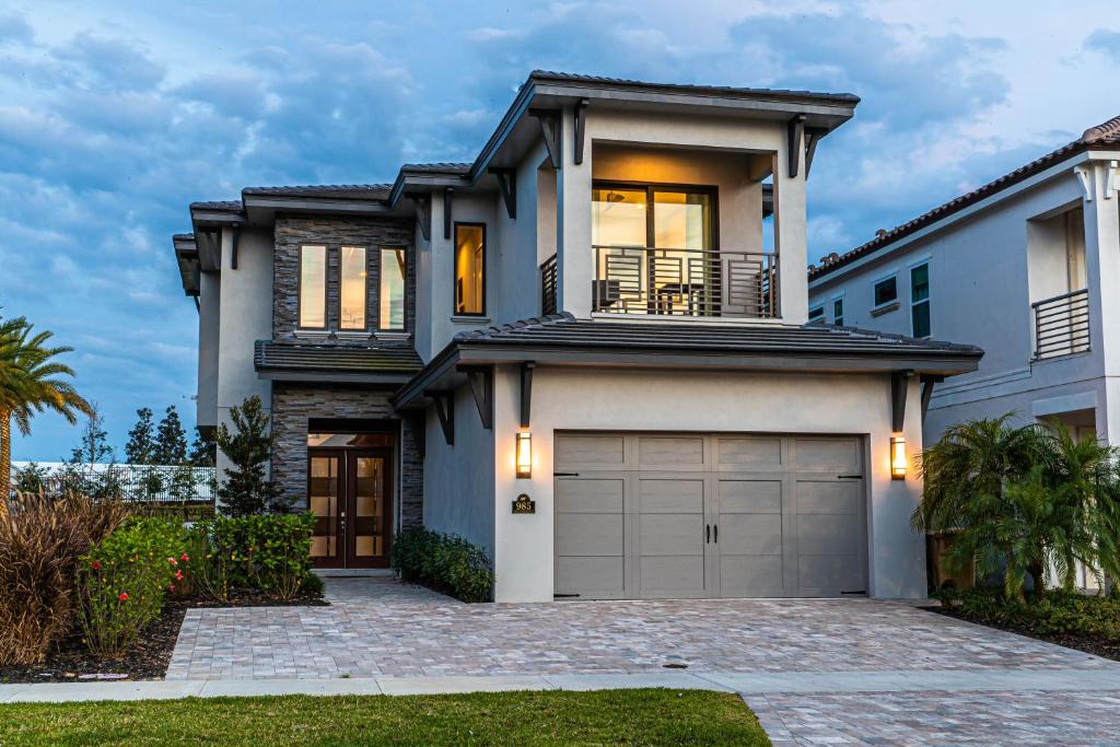 Reunion House | ONIP - Stunning Home in Bears Den Near Disney with Private Pool, Movie Room, Pool Table & Resort Amenities - 985JN