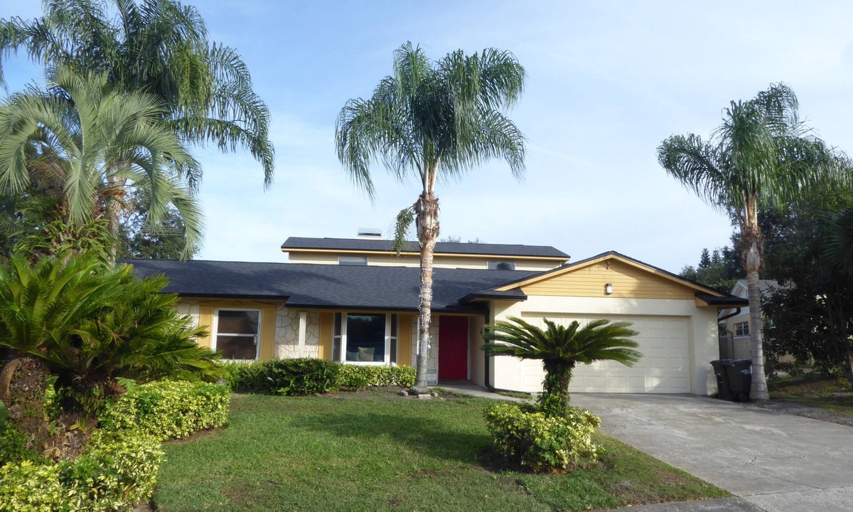Altamonte Springs House | Orlando Area 6BR/2MB/3Bath Pool Disney Universal 12 Beds