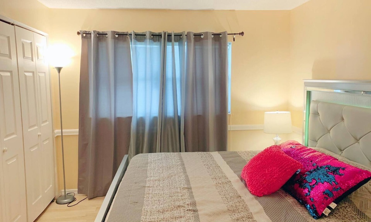 Malibu Groves House | PET FRIENDLY & CLOSE TO CAMPING/DOWNTOWN ORLANDO