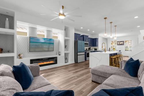 Loughman House | Resort Family Home w Pool Hot Tub and Games