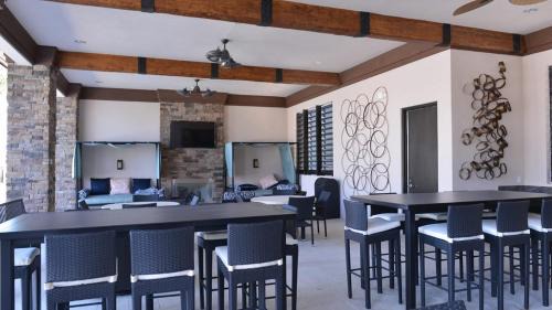 Loughman House | Solterra Resort - 9 Bed 7 Baths VILLA