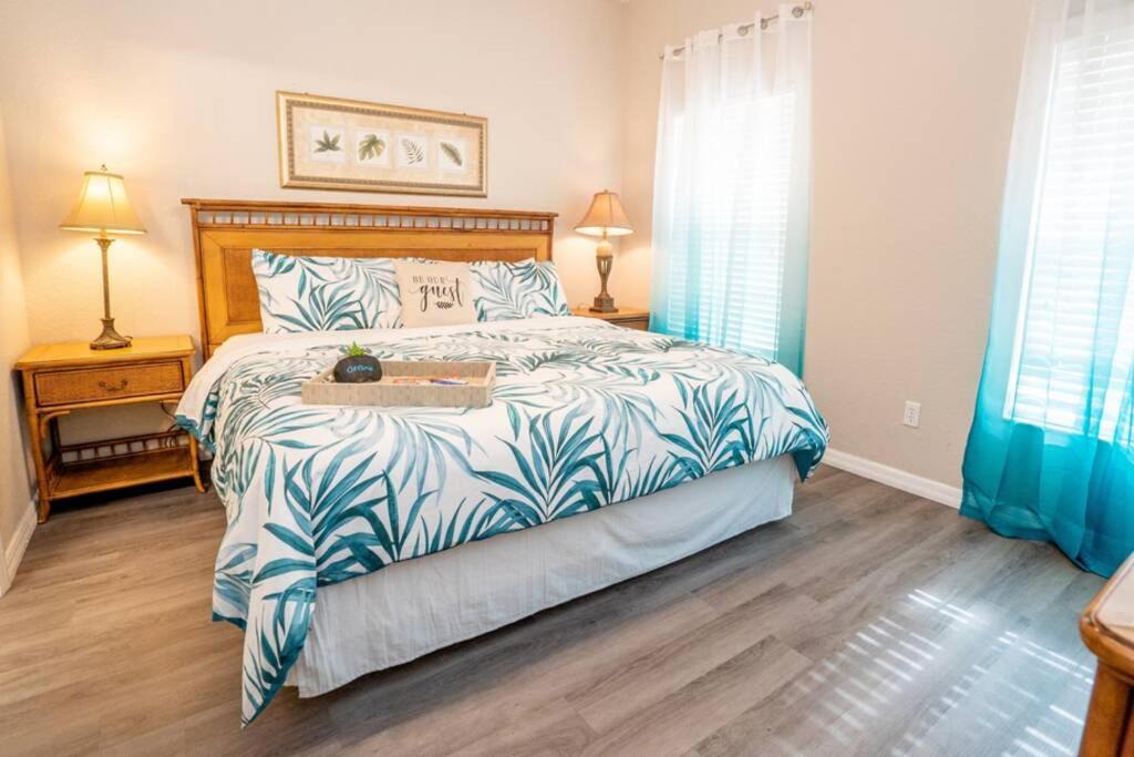 Kissimmee House | Spacious w. King bed RESORT community/Pool & Gym!!