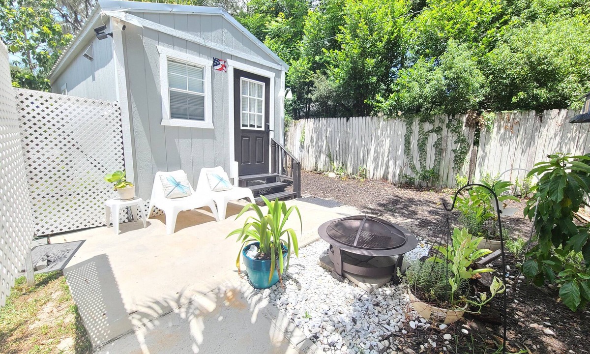 Longwood Cottage | Tiny Hidden Cottage