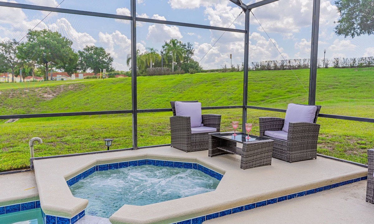 Windwood Bay House | Unbeatable summer prices from July 20th to August 31st. Enquire Now!