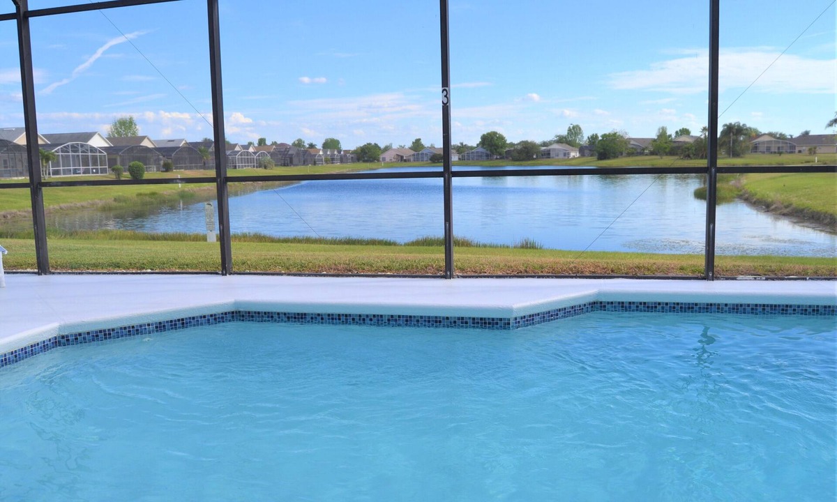 Eagle Pointe South Villa | WATERSIDE is unique: it's the best villa and the best position at Eagle Pointe