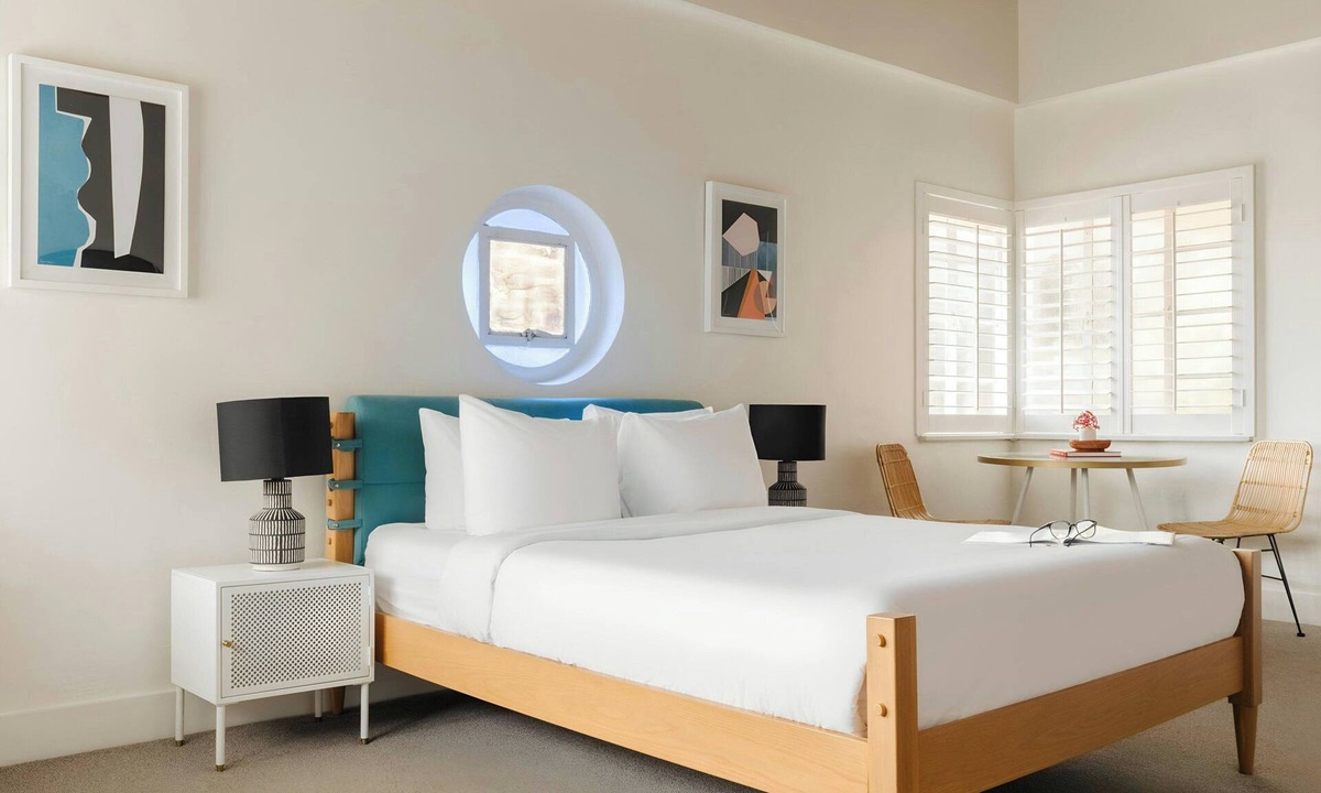 Lake Cherokee Apartment | Wellborn Hotel Downtown, Sonder by Marriott Bonvoy