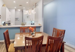 1st floor condo w/shared pools, gym, basketball court, sauna, near theme parks