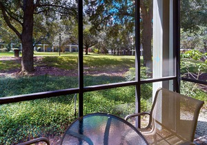 1st floor condo w/shared pools, gym, basketball court, sauna, near theme parks