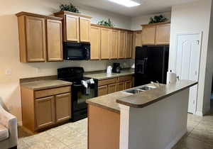 2 Master KINGS BRS, 4 BR HSE, 3.5 Baths Gated Community Near ALL DISNEY PARKS