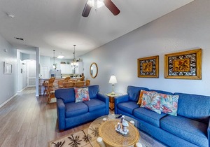 2nd floor condo w/basketball court, balcony, restaurant, near theme parks