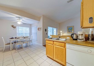 3 Bedroom 3 Bathroom Villa with South facing pool 15 miles from Disney.