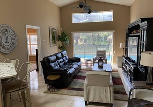 3 bedroom pool home minutes from Dsiney