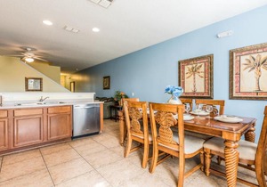 3 Bedroom Townhome with free WiFi/Crib, only 1.5 miles to Disney