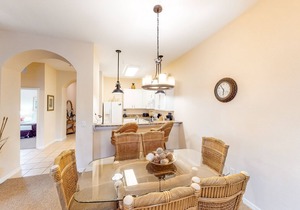 3rd floor condo w/basketball court, balcony, gym, sauna, shared pools