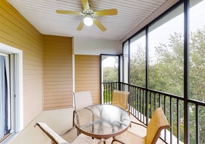 3rd floor condo w/basketball court, balcony, gym, sauna, shared pools