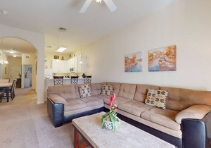 3rd floor condo w/sauna, shared pools, restaurant, gym, balcony