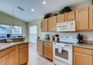 4 BDRM 3 Bath Home with Private Screened and Heated Pool- 15 Min to Disney